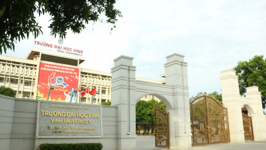 Kỷ luật cảnh cáo 2 cán bộ Trường Đại học Vinh bị tố "gạ gẫm" sinh viên